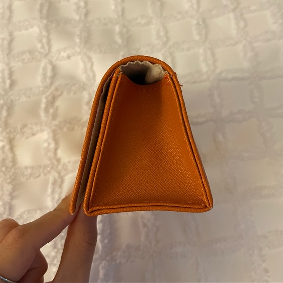 Tory Burch Sunglasses Case - Picture 4 of 12